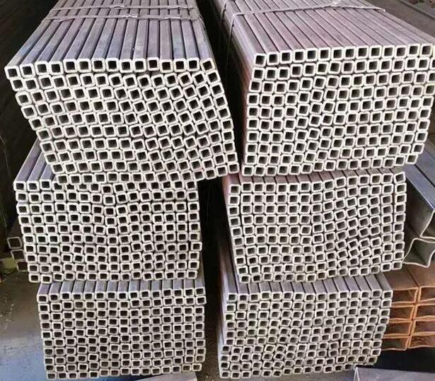 ��ǿ����